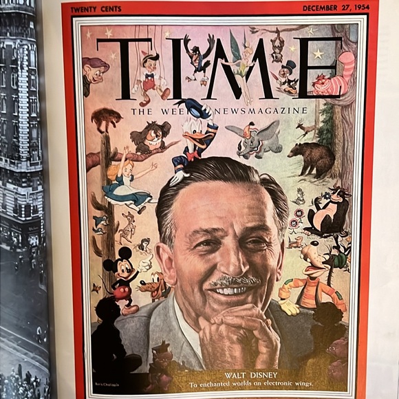 Life Magatine, Walt Disney Edition, Mickey Mouse at 90.. - Picture 10 of 13